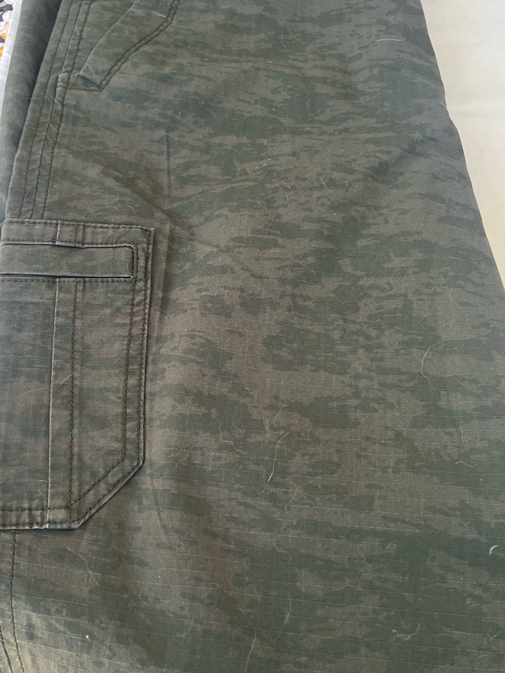 Slightly Curvy Crop Pants - Picture 9 of 10